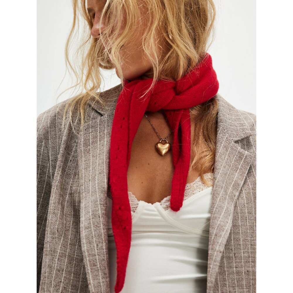 FREE PEOPLE Triangle Essential Scarf / Red - Picture 5 of 8